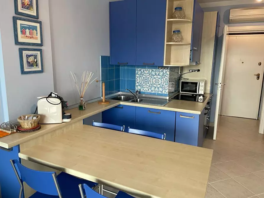 Immagine 7 di Appartamento in vendita  a Montignoso