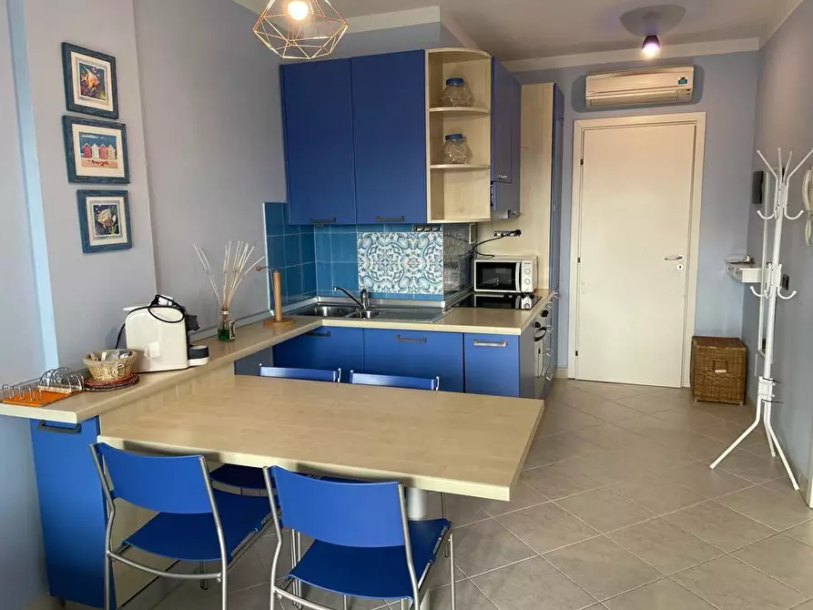 Immagine 8 di Appartamento in vendita  a Montignoso