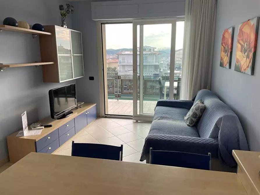 Immagine 10 di Appartamento in vendita  a Montignoso