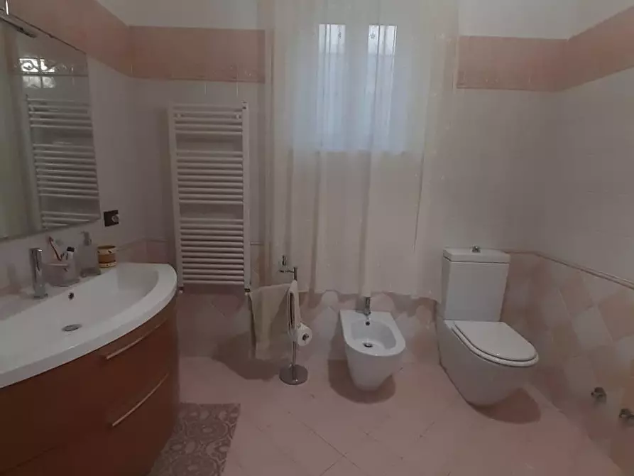 Immagine 12 di Casa quadrifamiliare in vendita  a Carrara