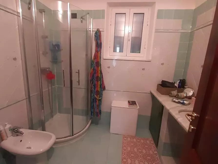 Immagine 11 di Casa quadrifamiliare in vendita  a Carrara