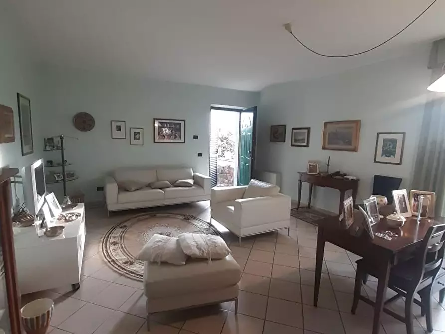 Immagine 1 di Casa quadrifamiliare in vendita  a Carrara