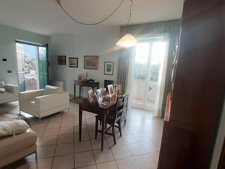 Immagine 2 di Casa quadrifamiliare in vendita  a Carrara