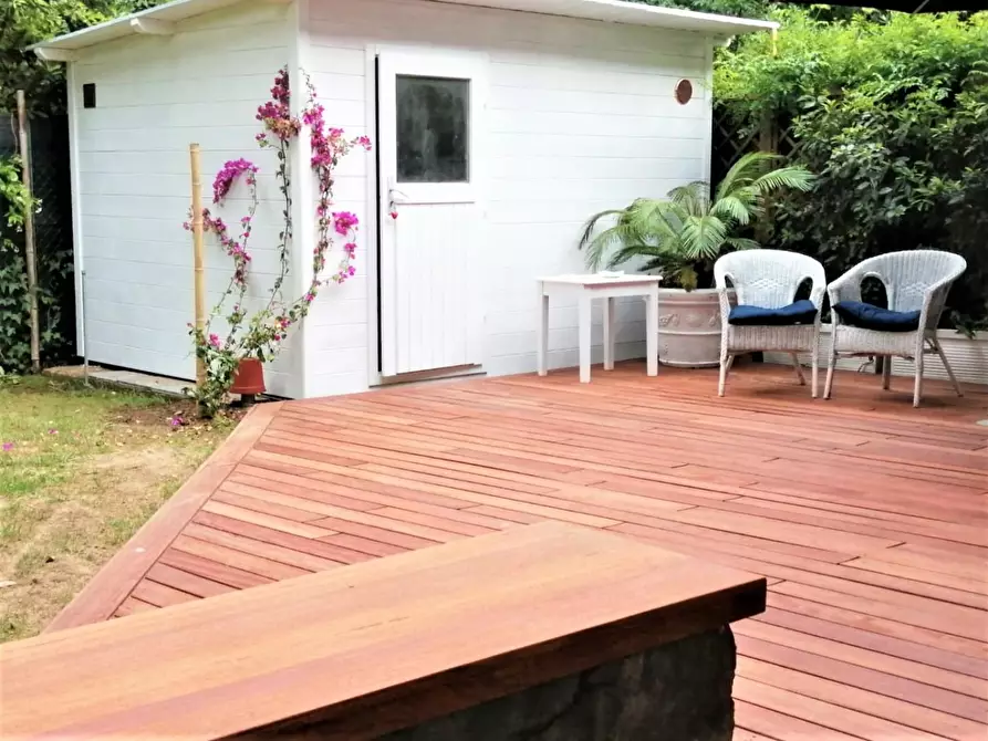 Immagine 2 di Casa bifamiliare in affitto  a Massa