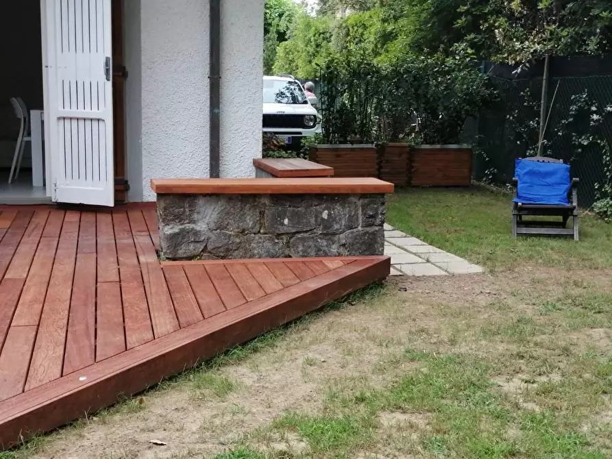 Immagine 3 di Casa bifamiliare in affitto  a Massa