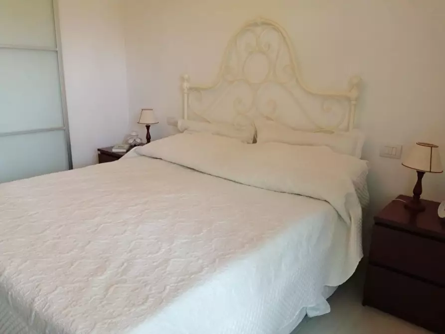 Immagine 10 di Casa bifamiliare in affitto  a Massa