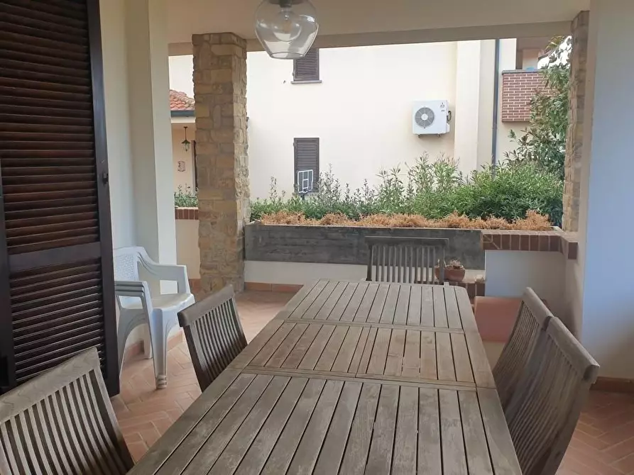 Immagine 6 di Villa in vendita  a Cecina