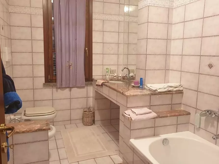 Immagine 10 di Villa in vendita  a Cecina