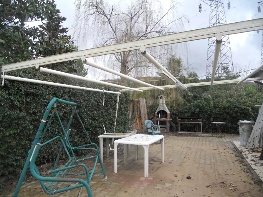 Immagine 17 di Terreno agricolo in vendita  a Livorno