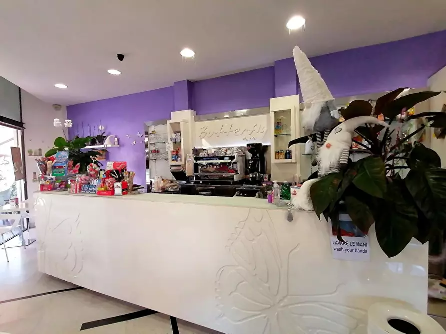 Immagine 2 di Bar / Ristorante in affitto  a Massa