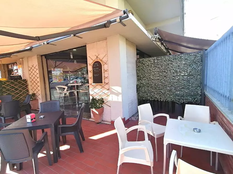 Immagine 4 di Bar / Ristorante in affitto  a Massa