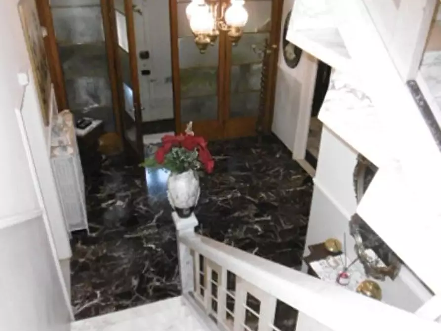 Immagine 3 di Villa in vendita  a Empoli