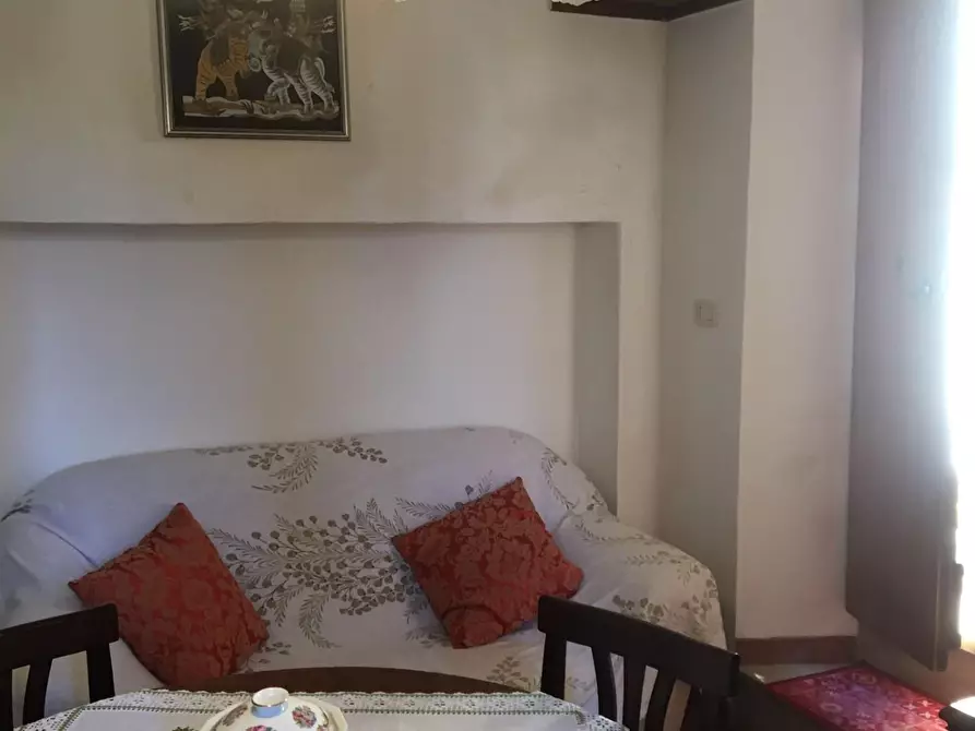 Immagine 3 di Appartamento in vendita  a Semproniano