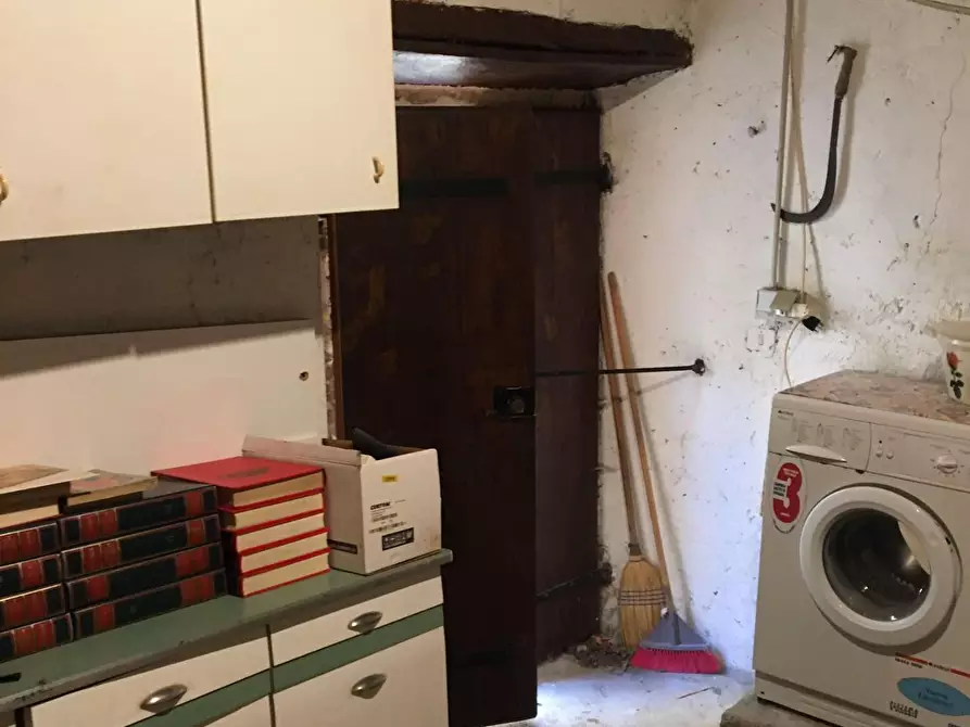 Immagine 12 di Appartamento in vendita  a Semproniano