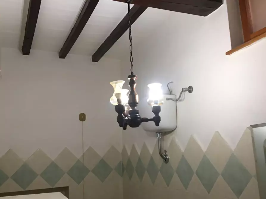 Immagine 9 di Appartamento in vendita  a Semproniano