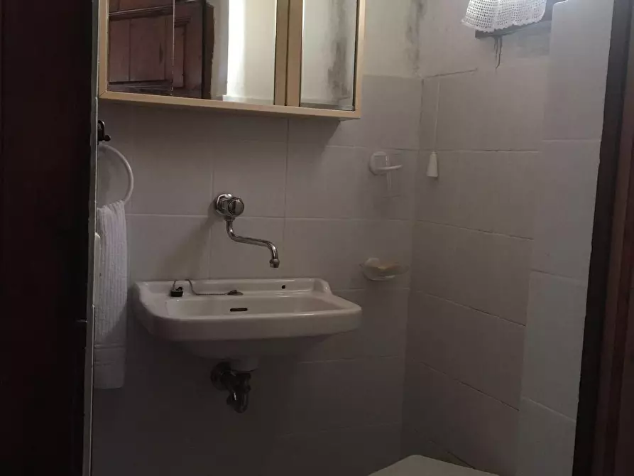 Immagine 18 di Appartamento in vendita  a Semproniano