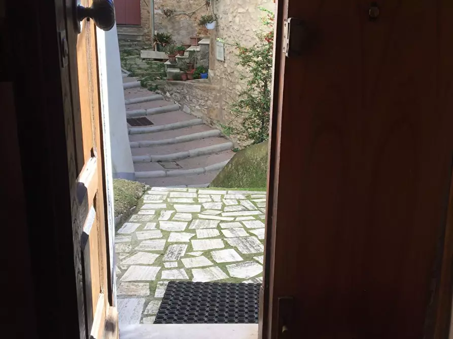 Immagine 36 di Appartamento in vendita  a Semproniano