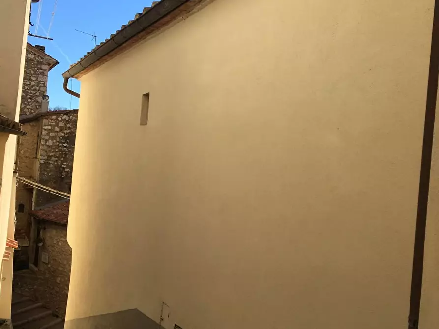 Immagine 10 di Appartamento in vendita  a Semproniano