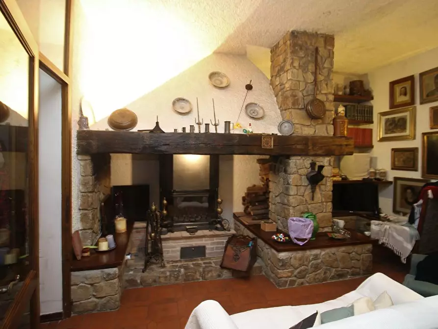 Immagine 4 di Porzione di casa in vendita  a Monteriggioni