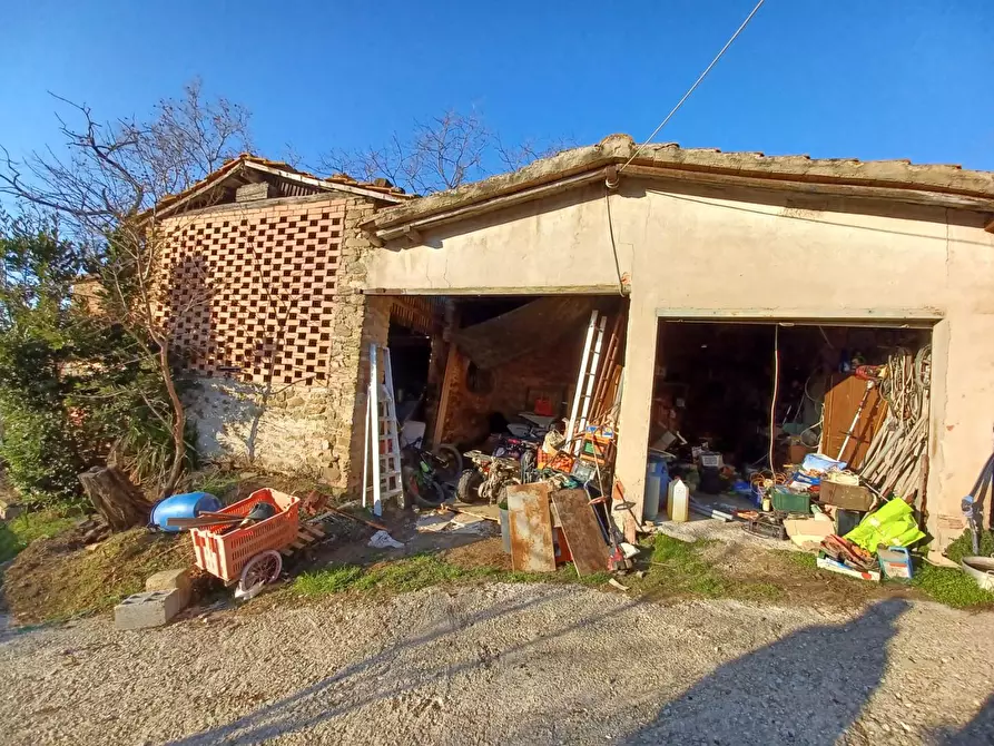 Immagine 2 di Deposito in vendita  a Capraia E Limite