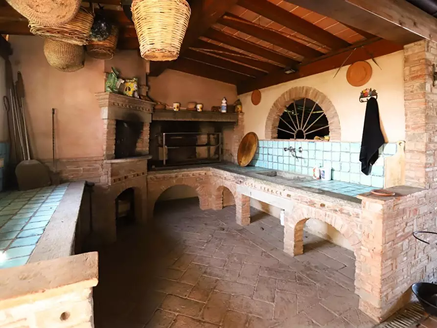 Immagine 9 di Rustico / casale in vendita  a Pisa