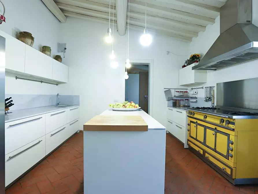 Immagine 56 di Rustico / casale in vendita  a Pisa