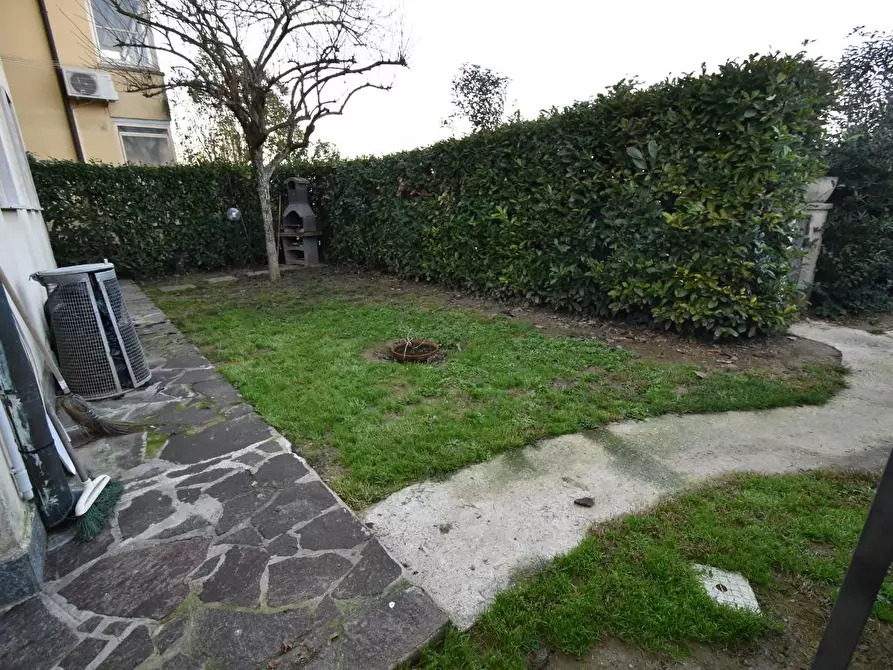 Immagine 19 di Appartamento in vendita  a Vecchiano