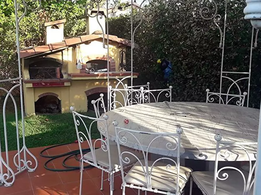 Immagine 3 di Appartamento in affitto  a Massa