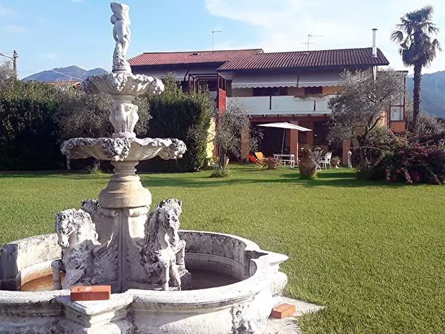 Immagine 2 di Appartamento in affitto  a Massa