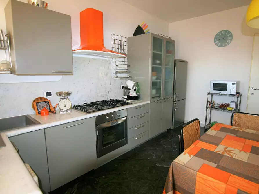 Immagine 9 di Appartamento in vendita  a Carrara