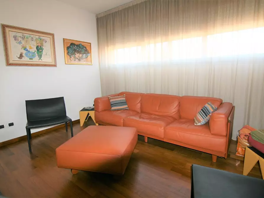 Immagine 11 di Appartamento in vendita  a Carrara