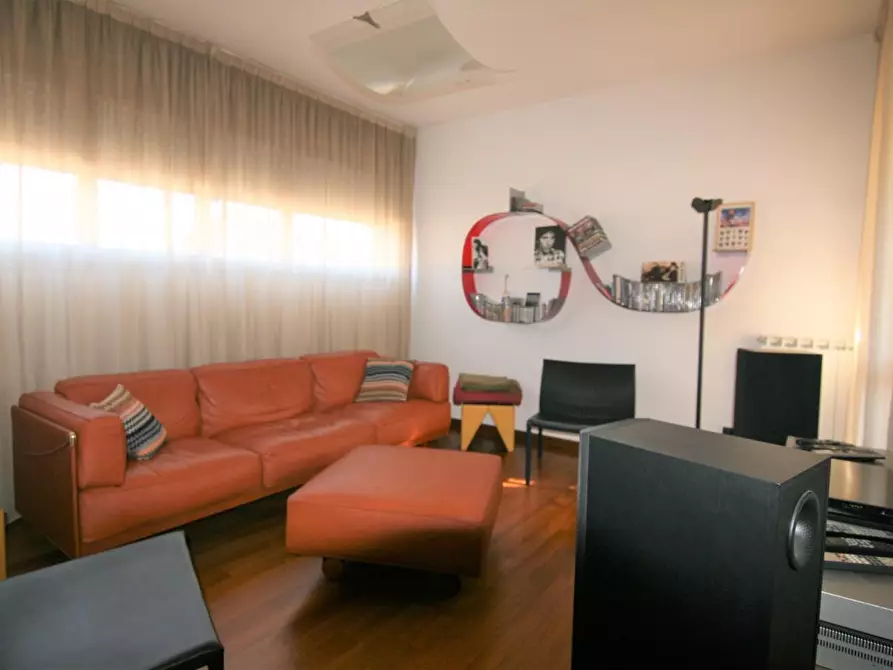 Immagine 10 di Appartamento in vendita  a Carrara