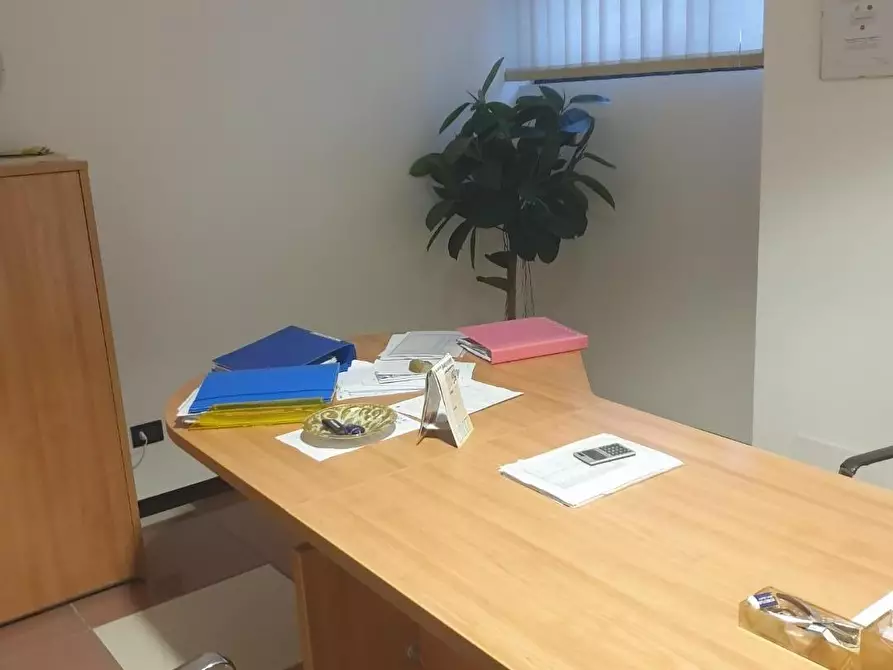 Immagine 3 di Ufficio in vendita  a Peccioli