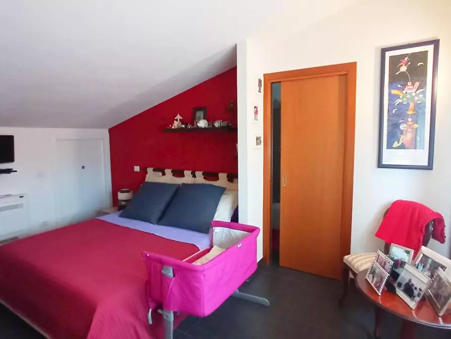 Immagine 13 di Appartamento in vendita  a Siena