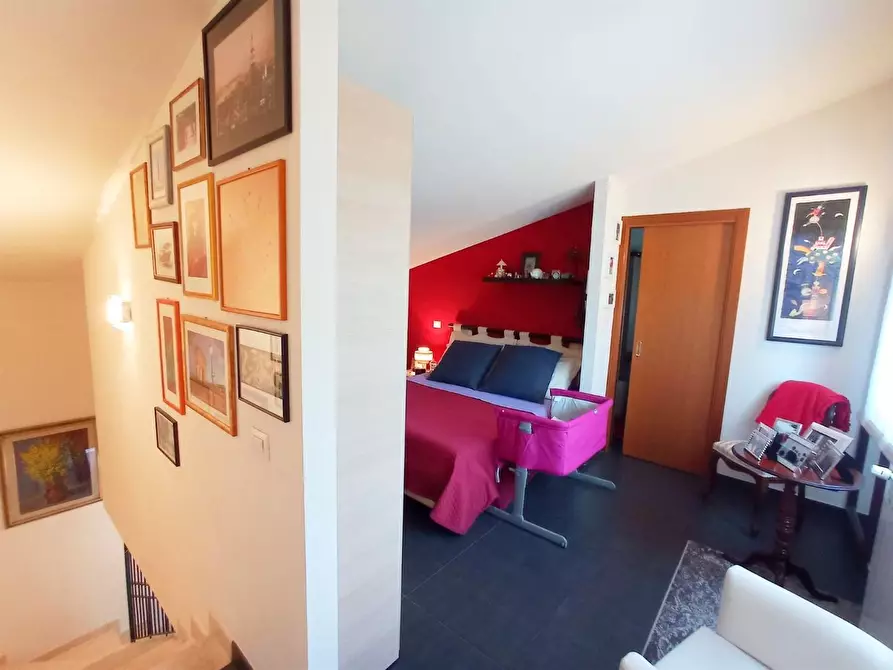 Immagine 12 di Appartamento in vendita  a Siena