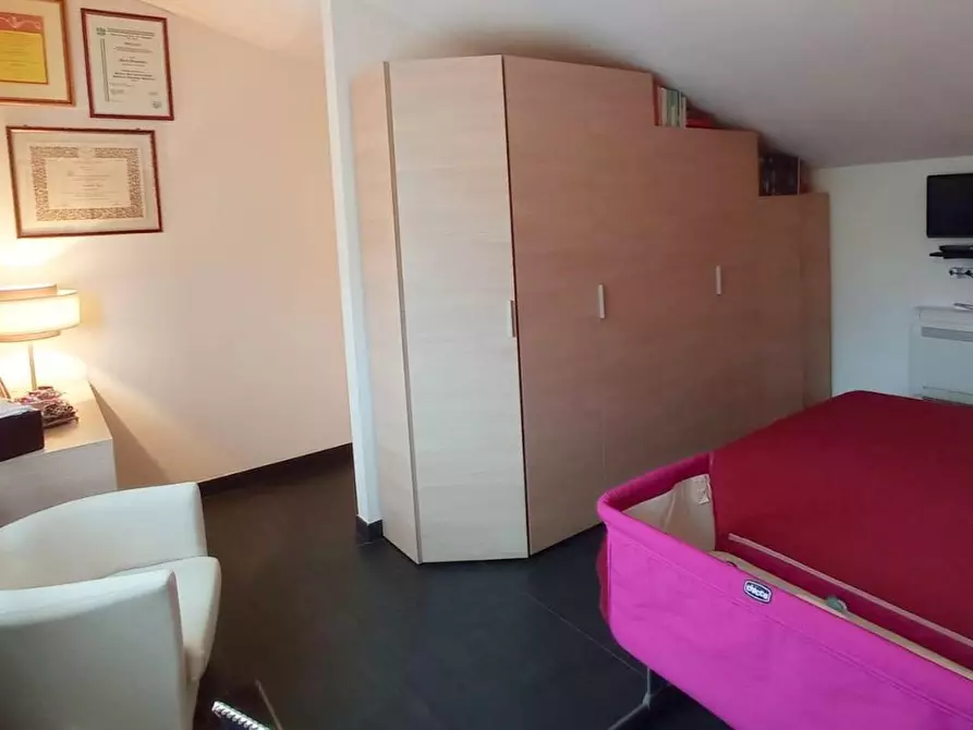 Immagine 11 di Appartamento in vendita  a Siena