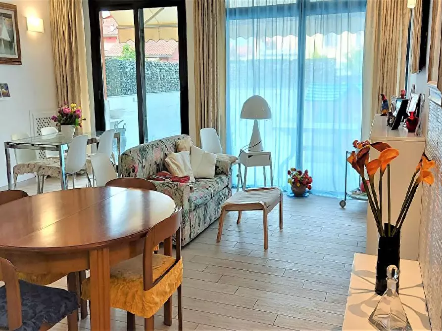 Immagine 10 di Appartamento in vendita  a Ameglia