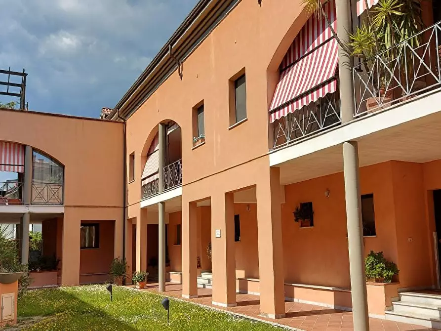 Immagine 3 di Appartamento in vendita  a Ameglia