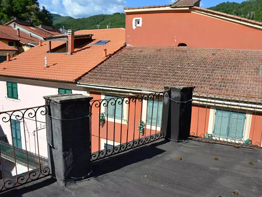 Immagine 7 di Palazzo in vendita  a Varese Ligure