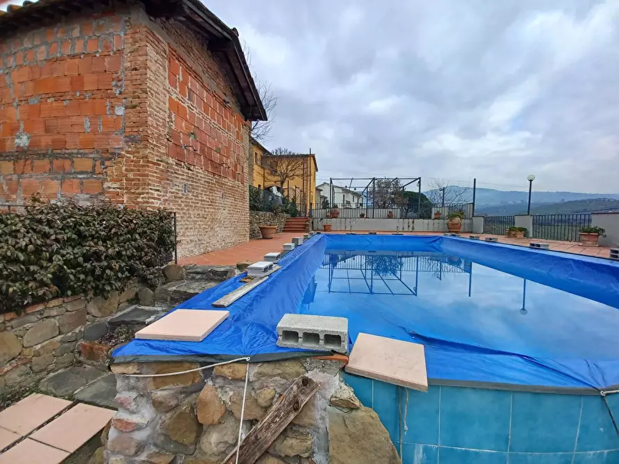 Immagine 21 di Casa colonica in vendita  a Vinci