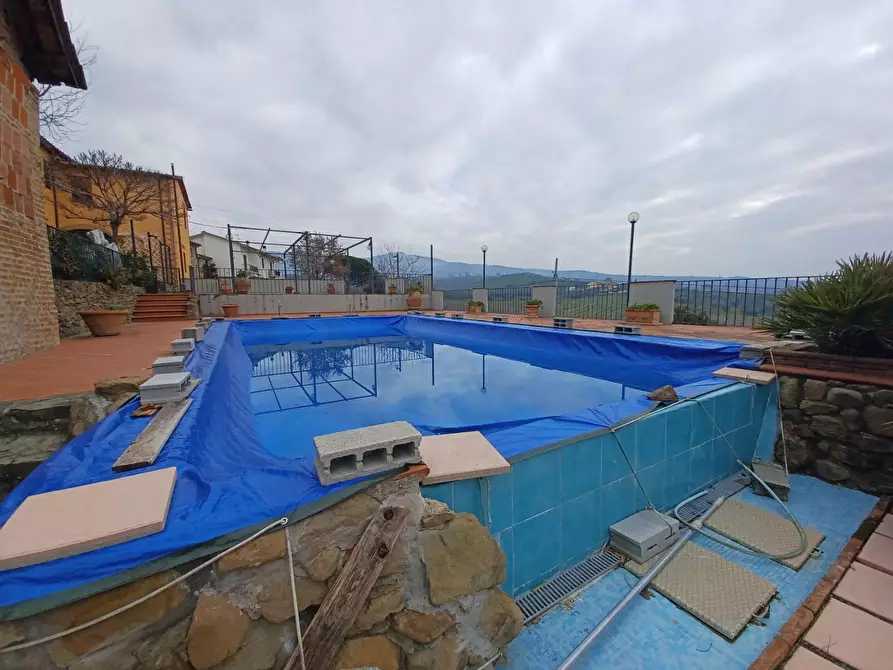 Immagine 20 di Casa colonica in vendita  a Vinci
