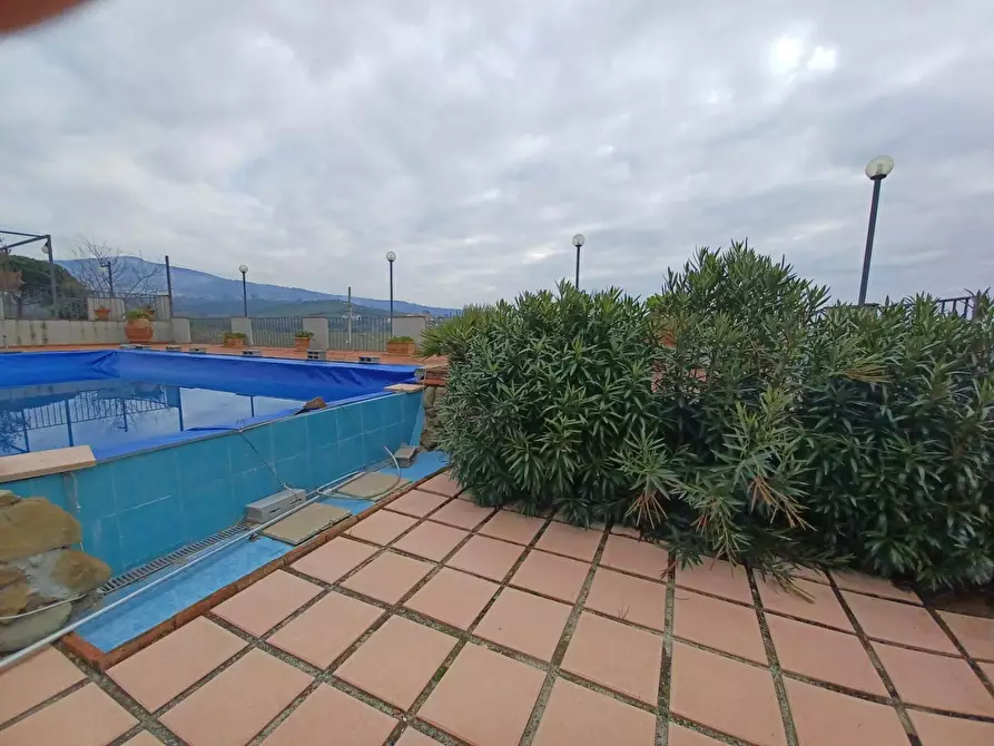 Immagine 22 di Casa colonica in vendita  a Vinci