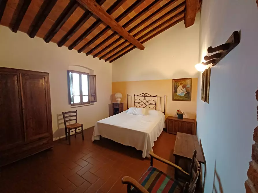 Immagine 27 di Casa colonica in vendita  a Vinci