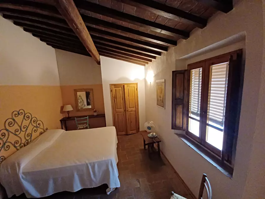 Immagine 41 di Casa colonica in vendita  a Vinci