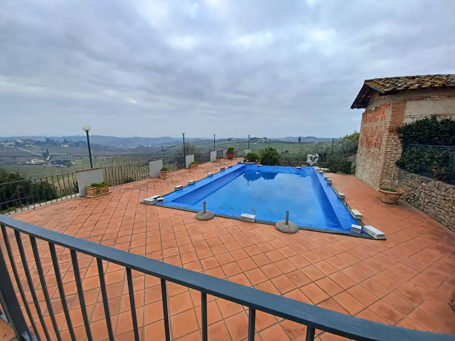 Immagine 14 di Casa colonica in vendita  a Vinci