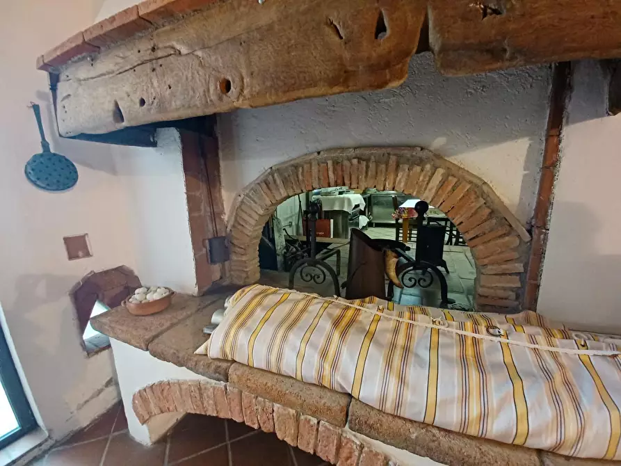 Immagine 2 di Casa colonica in vendita  a Vinci