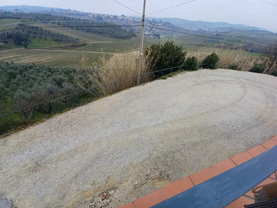 Immagine 18 di Casa colonica in vendita  a Vinci