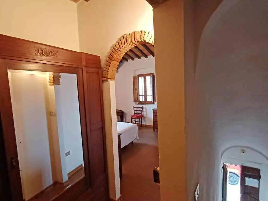 Immagine 46 di Casa colonica in vendita  a Vinci