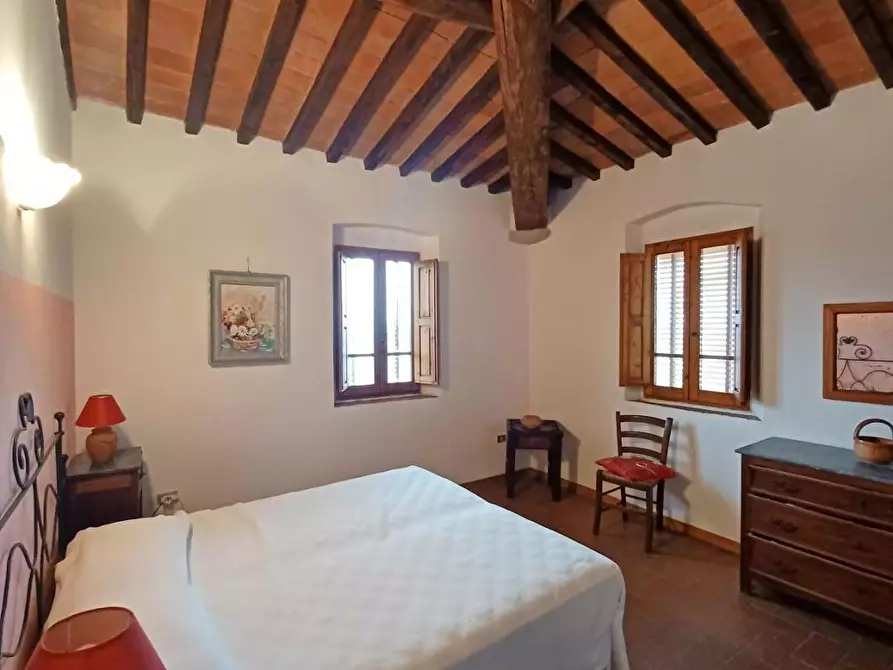 Immagine 23 di Casa colonica in vendita  a Vinci