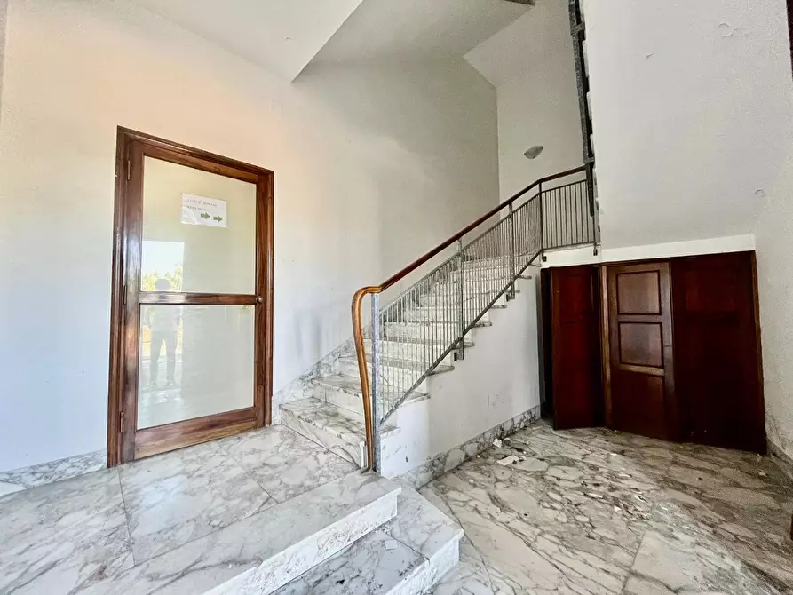 Immagine 12 di Ufficio in affitto  a Pontedera